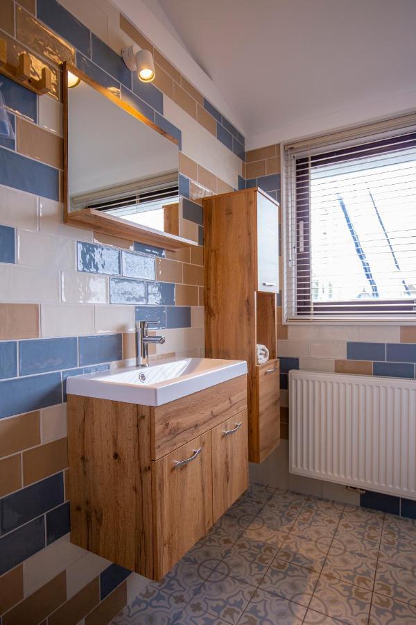 Apartmán Unieke Woonboot In Harlingen Exteriér fotografie